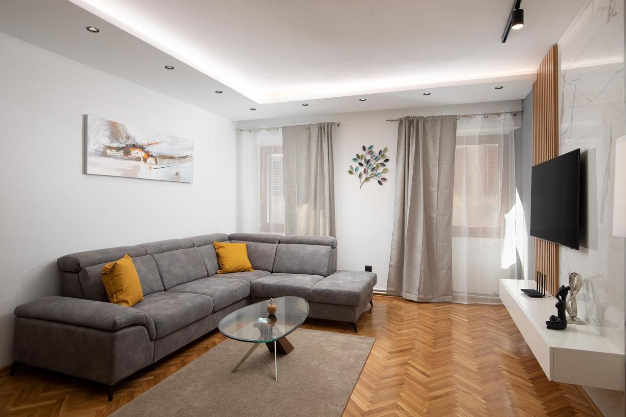 Sena Luxury Apartments Pula Ngoại thất bức ảnh